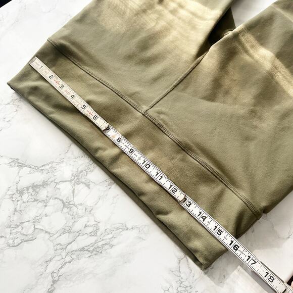 Fabletics Green Olive Powerhold Workout Exercise Bike Shorts Women’s Size XXL - Picture 8 of 10